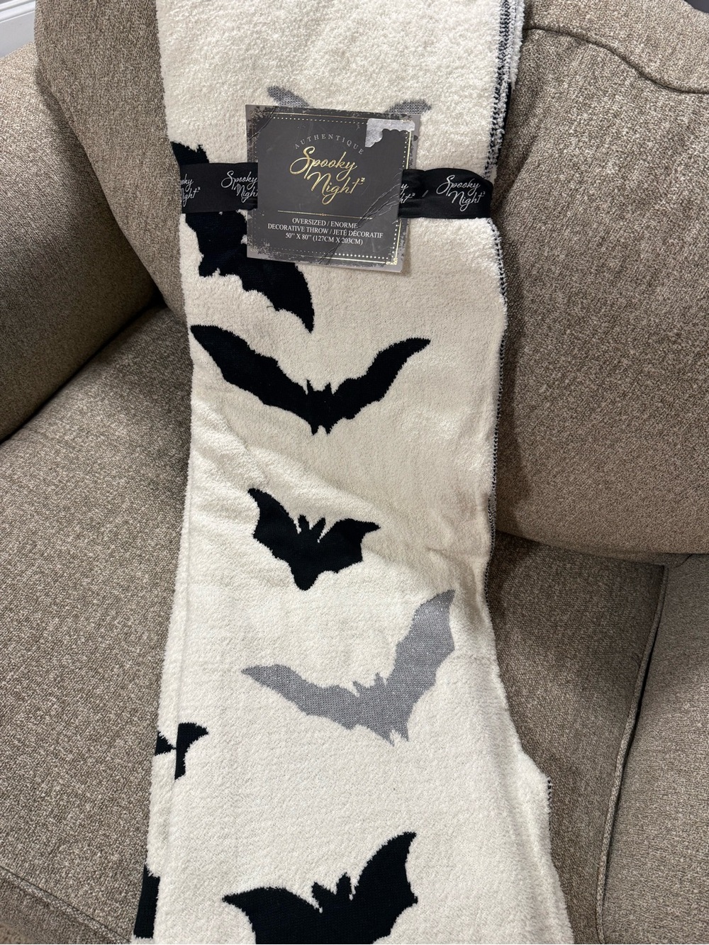 Spooky Night Bat Throw Blanket